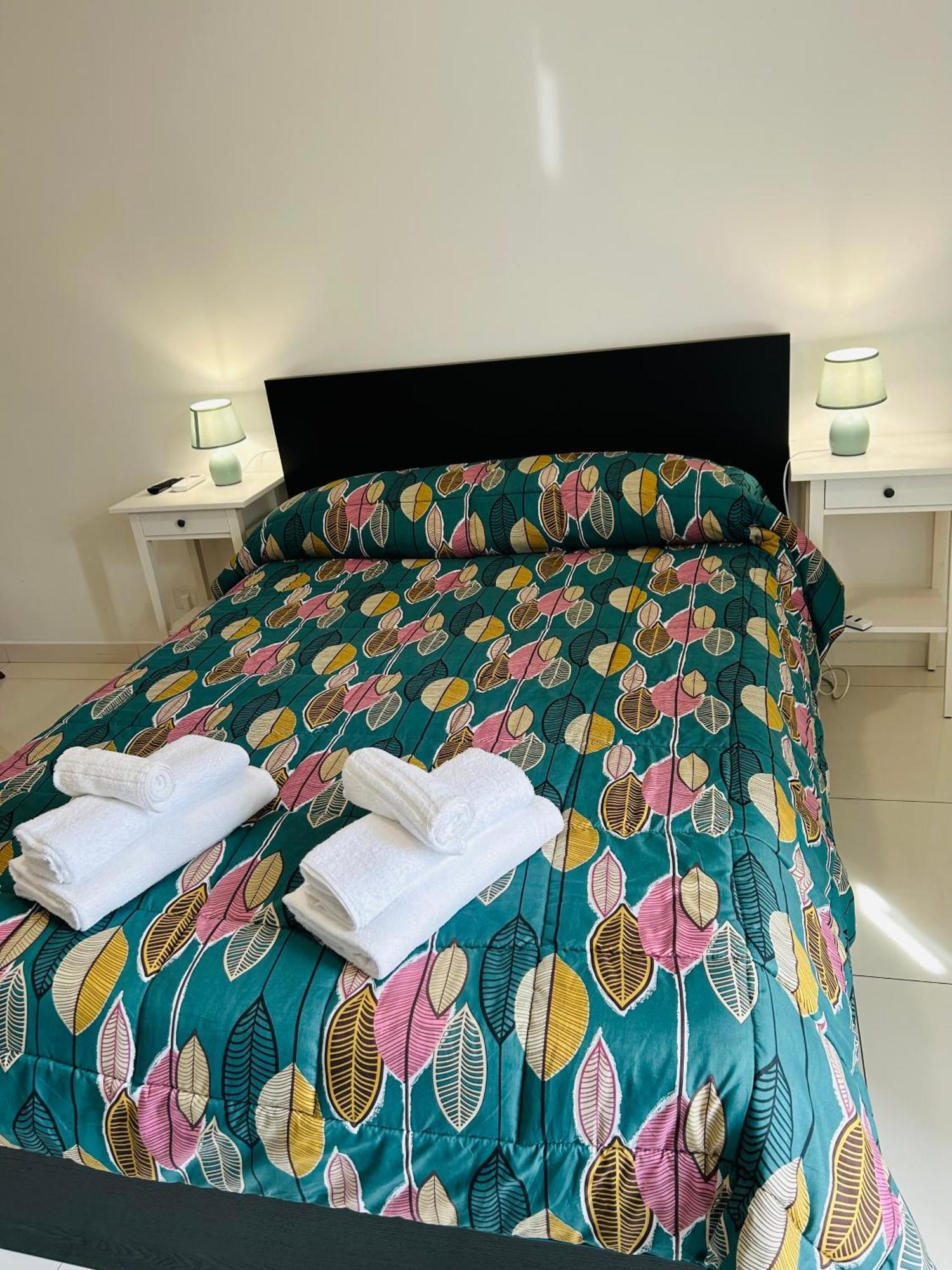 The House Fiera Di Roma Aeroporto Fiumicino Bed & Breakfast Понте Галерия Екстериор снимка